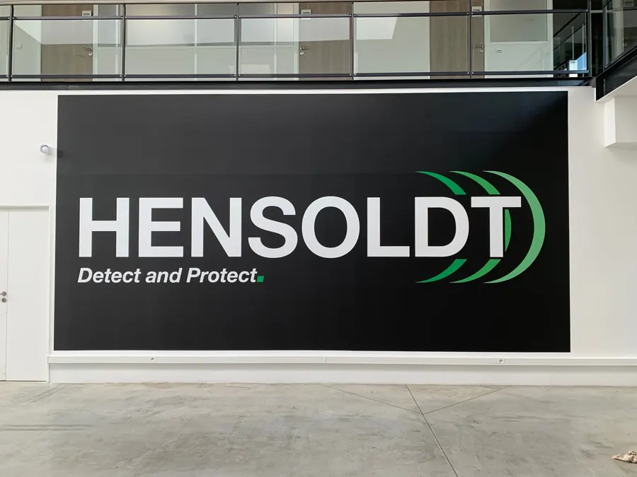 Hensoldt : logo mural grand format, hall