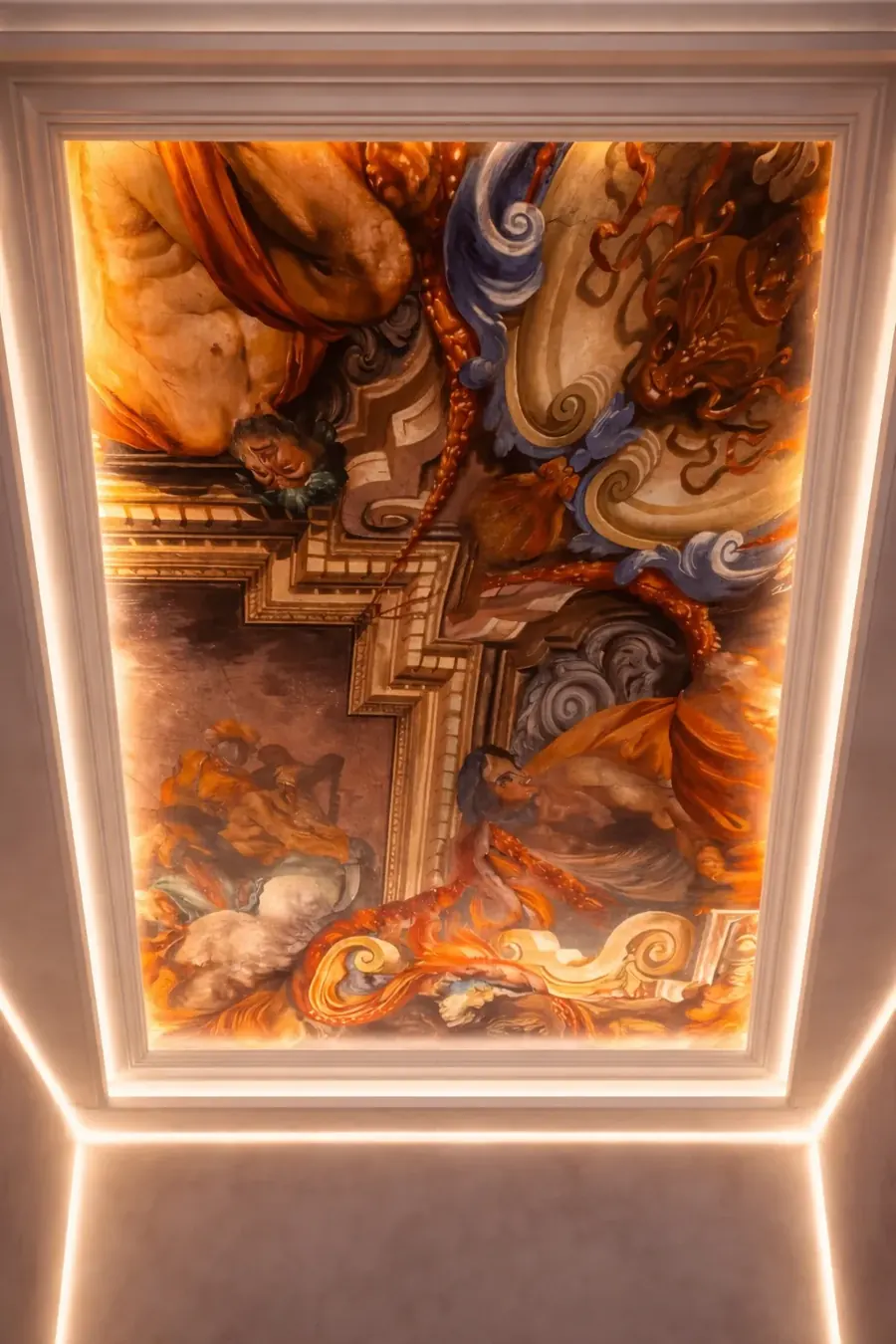 Plafond en caisson : toile rétroéclairée, peinture baroque