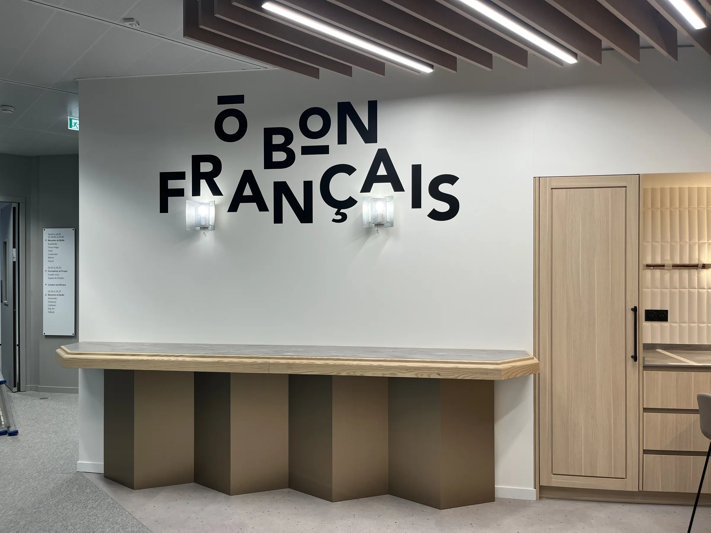 Espace restauration Ô Bon Français : lettrage mural
