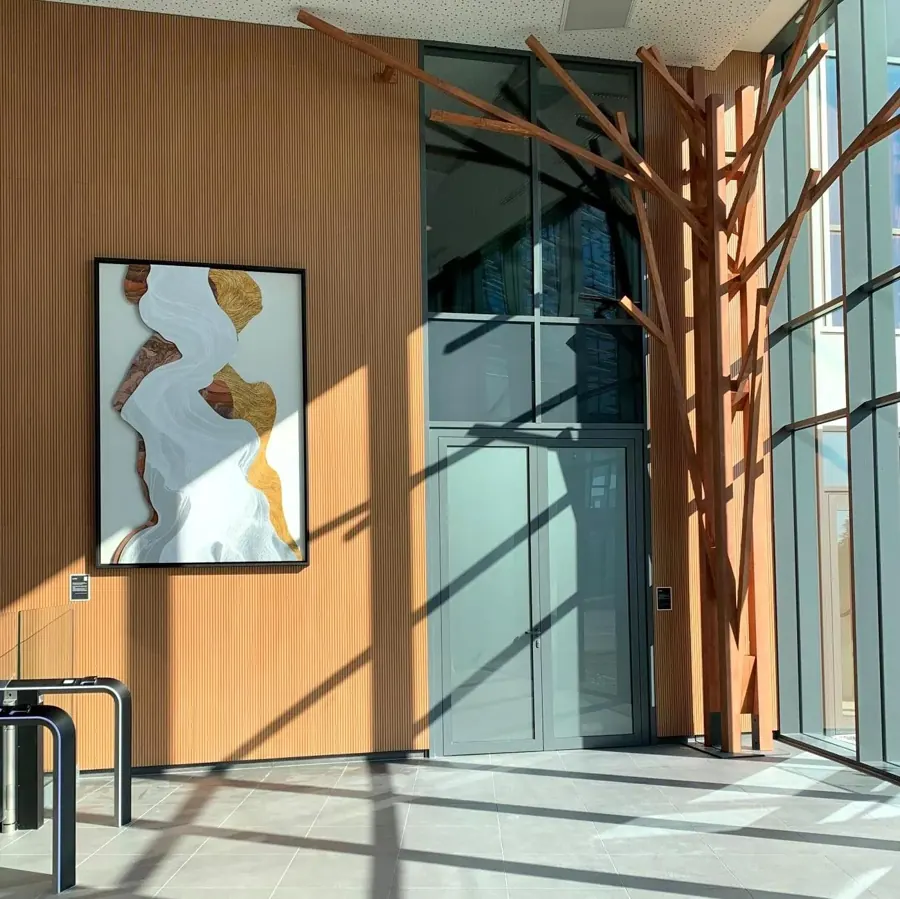 Orange, Toulouse : tableau moderne, hall